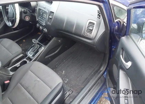 2018 Kia Forte Lx z USA, uszkodzony, nr VIN 3KPFL4A79JE205748